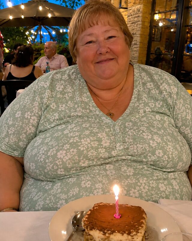 Jedna z klientek tak głośno wyśmiewała wagę mojej mamy, że słyszała ją cała restauracja: Ale wtedy szef kuchni wyszedł z kuchni, stanął tuż obok mojej mamy i powiedział coś, co całkowicie mnie zszokowało
